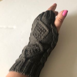 Open fingers mittens